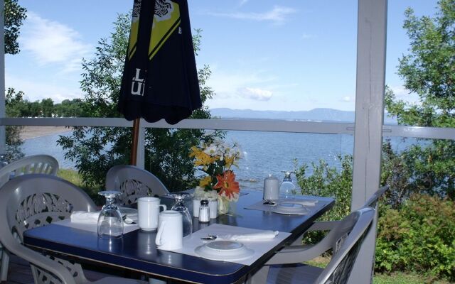 Motel & Restaurant De La Plage