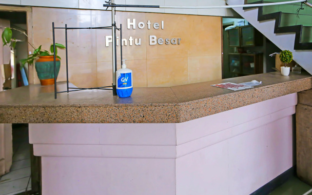 Collection O 92739 Hotel Pintu Besar Near Pancoran ChinaTown Point