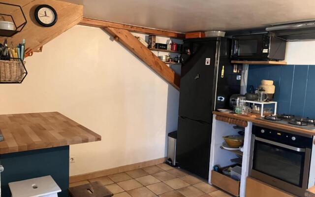 Superb 90m With Wifi Located In Avignon!