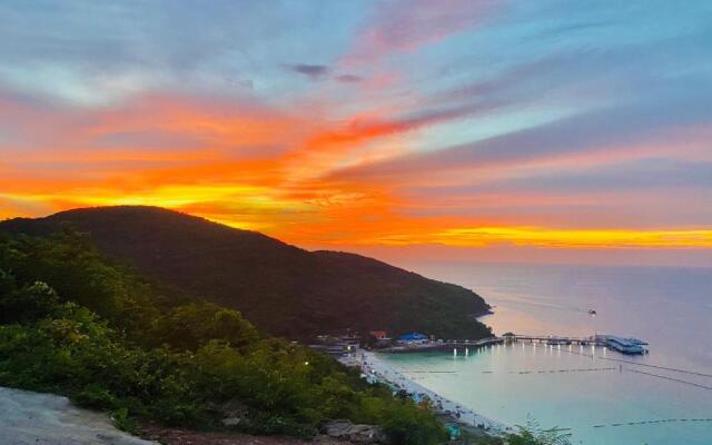 Koh Larn White House