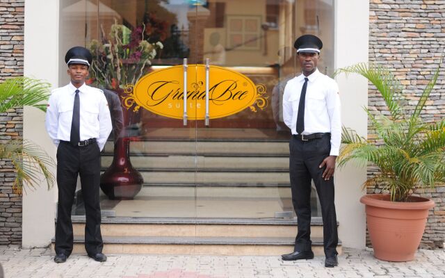 GrandBee Suites