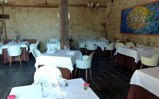 Real Posada De La Mesta