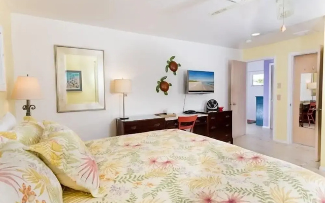 Baybarlyn 4 Bedroom Home by RedAwning