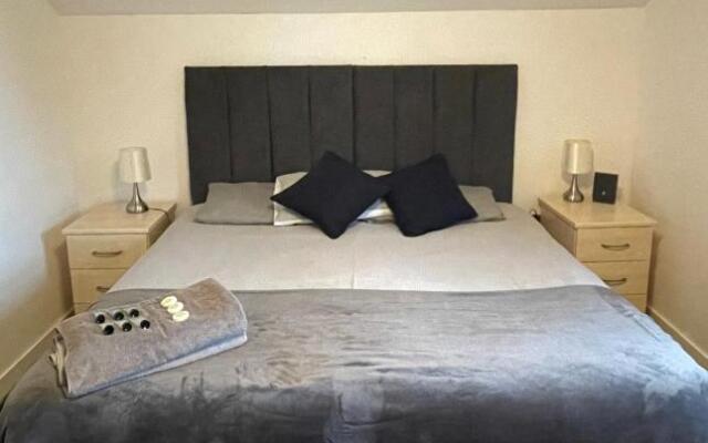 La Fontaine Court Apartments by Aldershot Short Stays