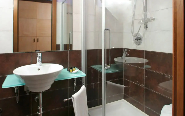 Regent Beach Hotel & Apartments