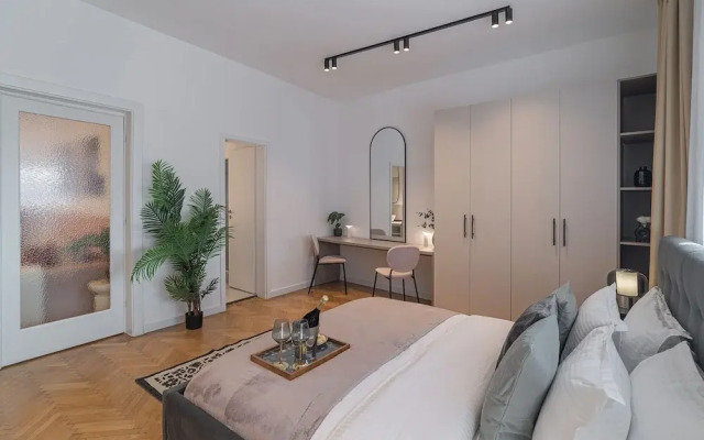 Vibrant & Spacious 3BR Condos on Amzei