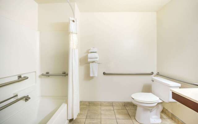 Super 8 by Wyndham Harlingen TX