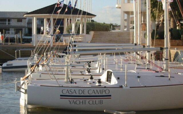 Sailing House La Marina