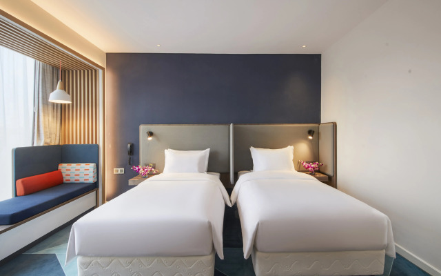 Holiday Inn Express Shanghai Xuhui Binjiang by IHG
