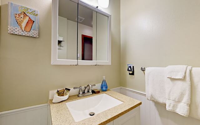 4612 SW Pacific Coast Hwy Home