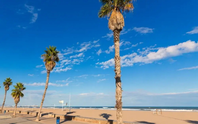Los Angeles With 3 Bedrooms and 3 Bathrooms
