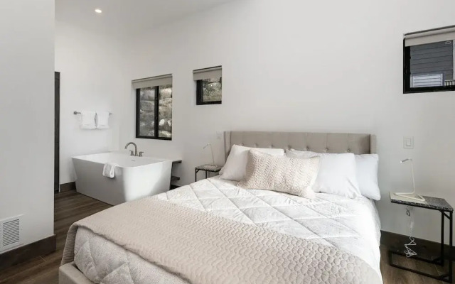 Scenic Perch 2 Bedroom Home