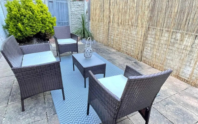 Cosy home with FREE PARKING and fast internet