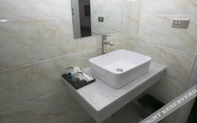 Zhongxian Geshang Hotel