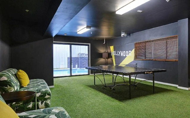 Shelter Hotel