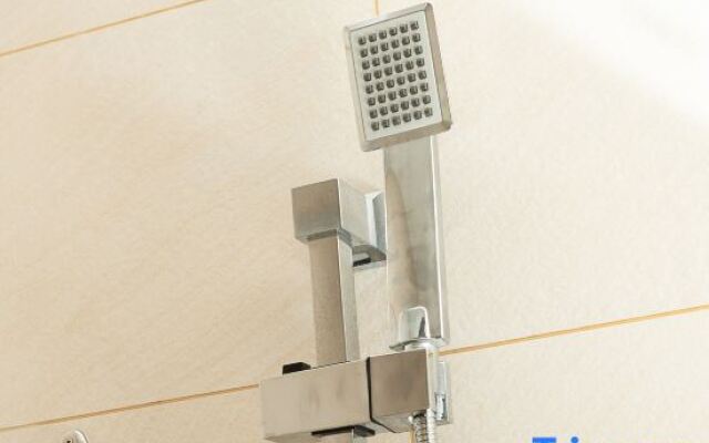 Lavande Hotel(Foshan Qiandeng Lake Pingzhou Jade Street Store)