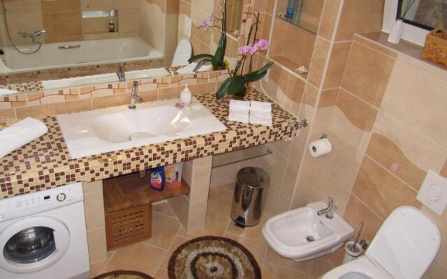 Belloapartamento Ház Balatonkenese, Strand 800m, Jakuzzi