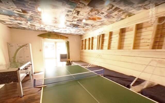 8 Bedroom Beach House, in Bournemouth and hot tub