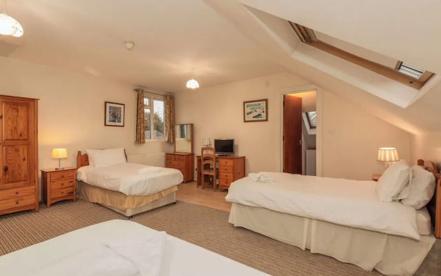 Ricky Road Guest House - Budget