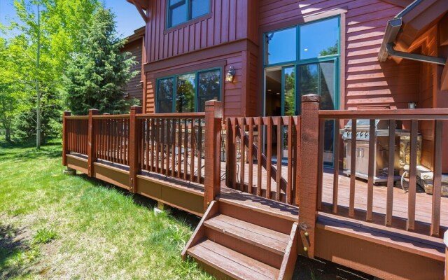 Highland Greens Comfort 3 Bedroom Townhouse by RedAwning