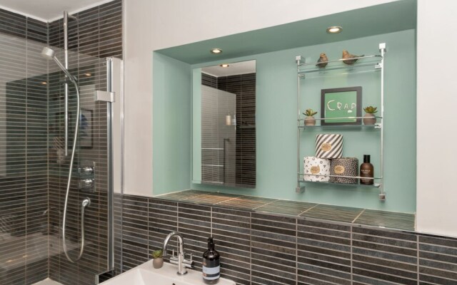Beautiful & Bright 2BD Flat - Haymarket
