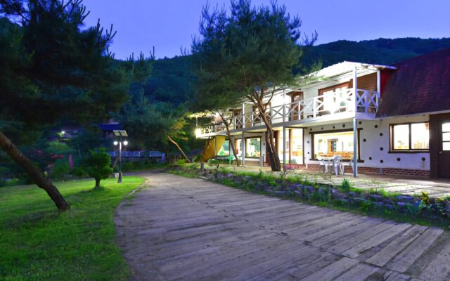 Wonju Munmak-eup Healing & Recreation Park Pension