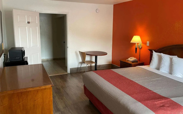 Motel 6 Pooler, GA - Savannah Airport