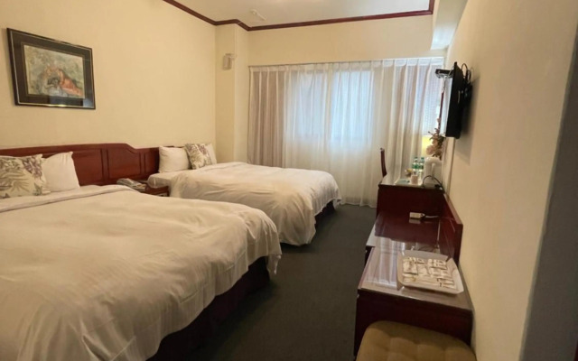 River Hotel