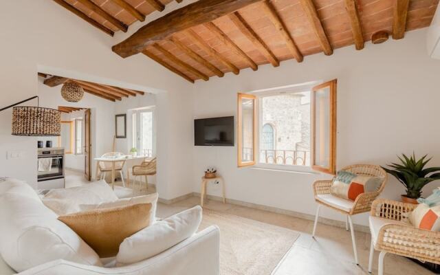 Stylish Luxury Loft Sleeps 4 San Gimignano Tuscany