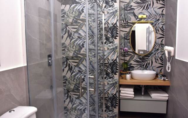 Gloden House Apartments