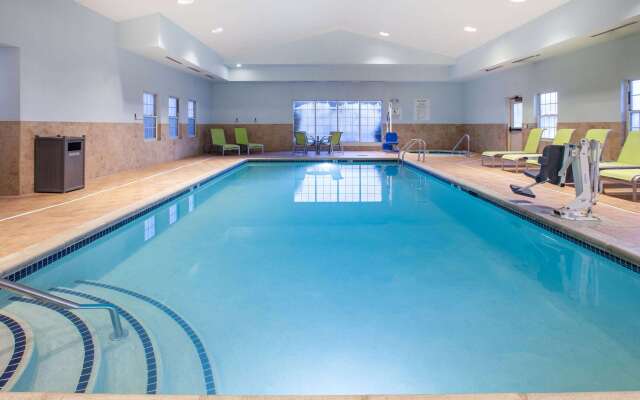 Wingate by Wyndham Roseville/Detroit