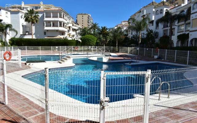 TIMON II, Luxury 3 bedroom Beachside Apartment