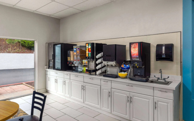 Days Inn by Wyndham Williams