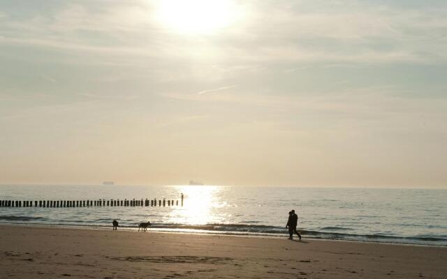 Detached villa with 2 bathrooms, beach at 400m.