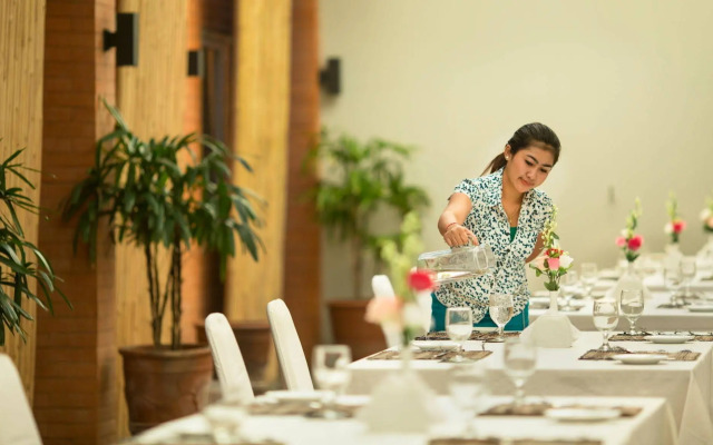 Zizz Convention Hotel