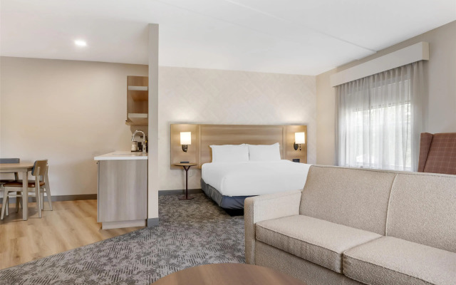 Best Western Plus Bridgewater Hotel & Convention Centre