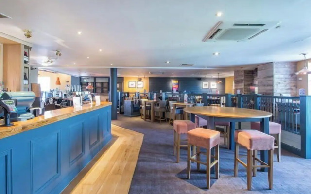 Premier Inn Swindon West - M4 J16