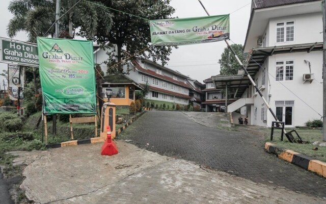 RedDoorz Syariah near Taman Wisata Matahari