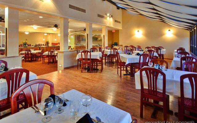 Rochester Airport Plaza Hotel