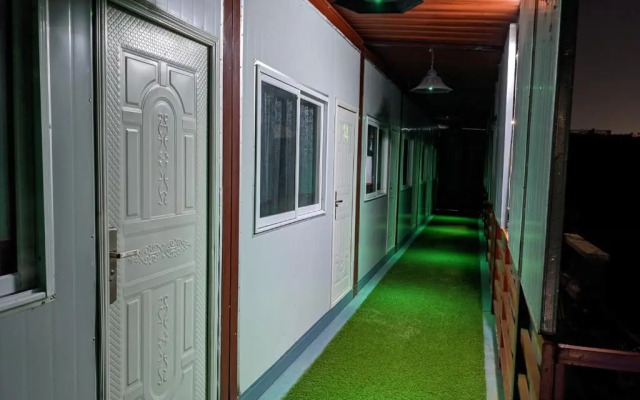 Private Rooms with International Airport View