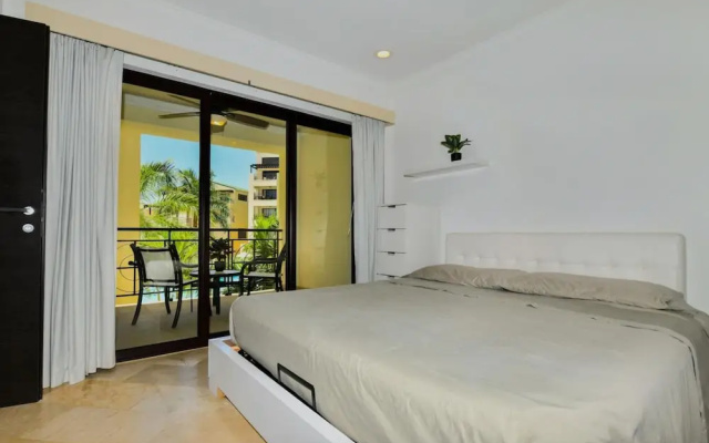 Amazing 1BR 2BA Condo Great Location w Pool GYM