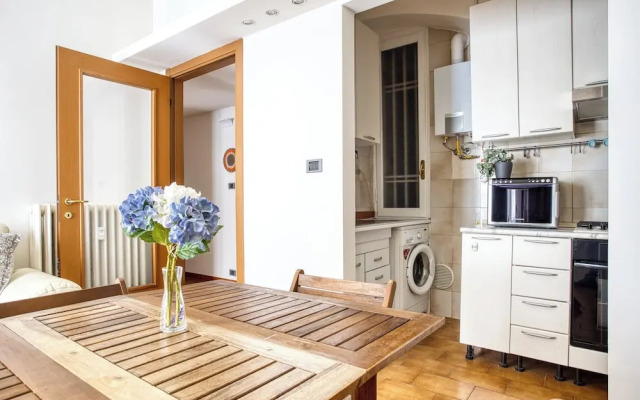 Adorable flat near centre