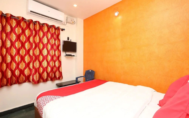 V Wella Comforts By OYO Rooms