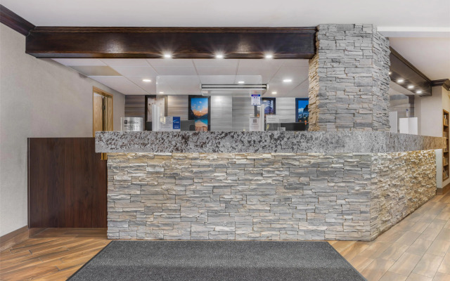 Best Western Plus Country Meadows Inn