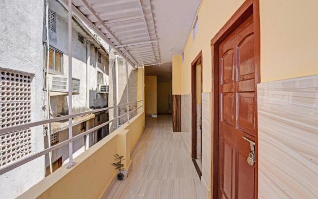 OYO 84859 Hotel Preet Palace