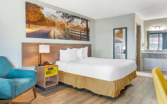 Days Inn & Suites by Wyndham Rocky Mount Golden East