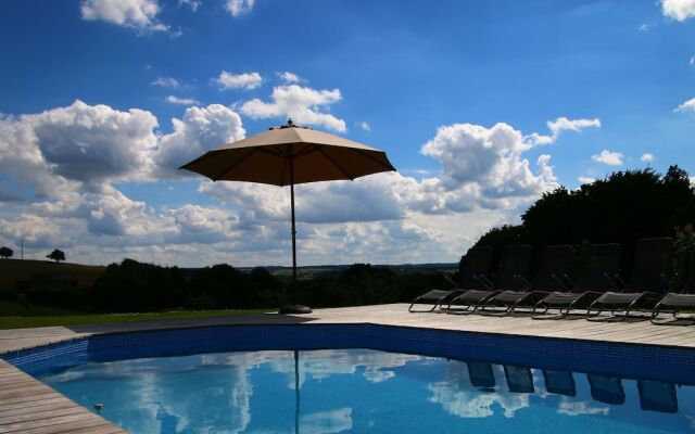 Holiday Home With Private Pool and Deer Park