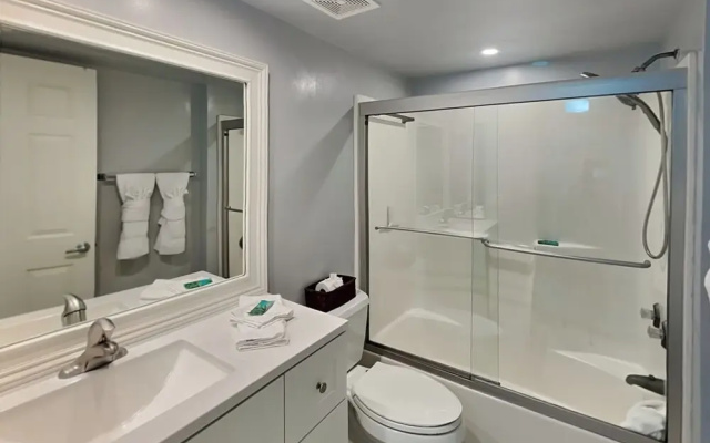 Sun Caper 208 by Distinctive Beach Rentals