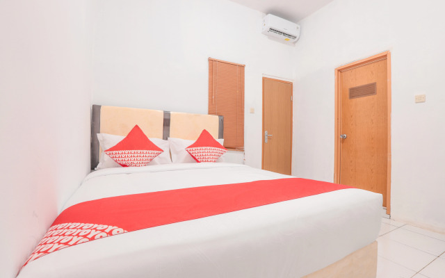 Super OYO 160 Lontar Residence