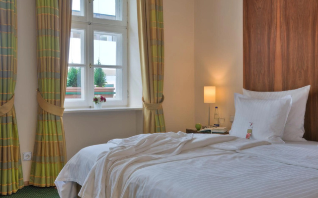 Grandmas Plus Hotel Airport – Guest Rooms – Bali